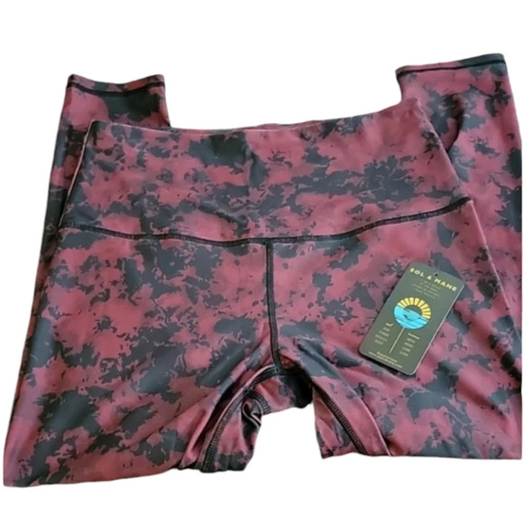 NWT Sol & Mane Workout Capri Leggings - Picture 2 of 5